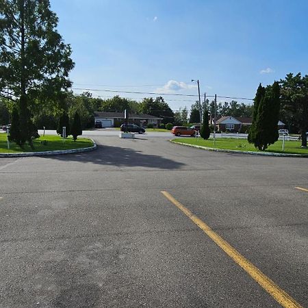 Mount Laurel Motel Hazleton Eksteriør billede