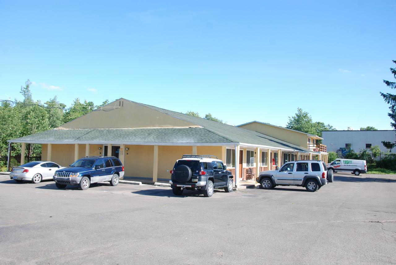 Mount Laurel Motel Hazleton Eksteriør billede