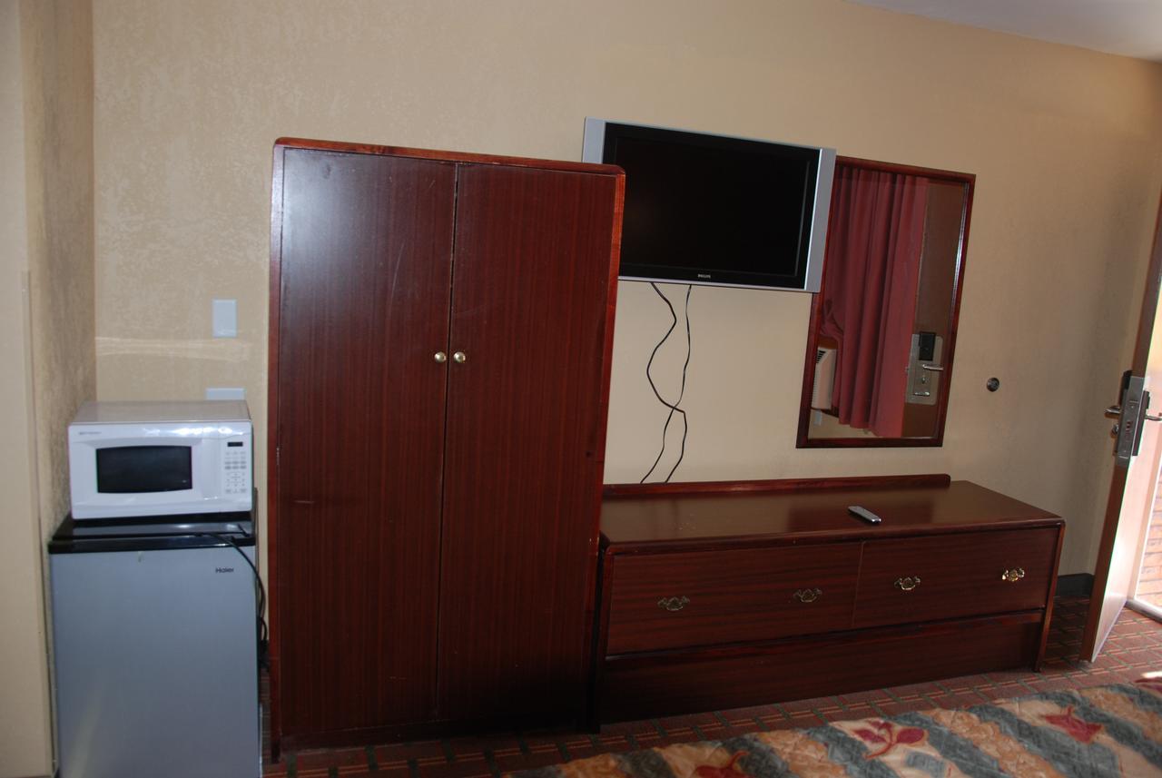 Mount Laurel Motel Hazleton Eksteriør billede