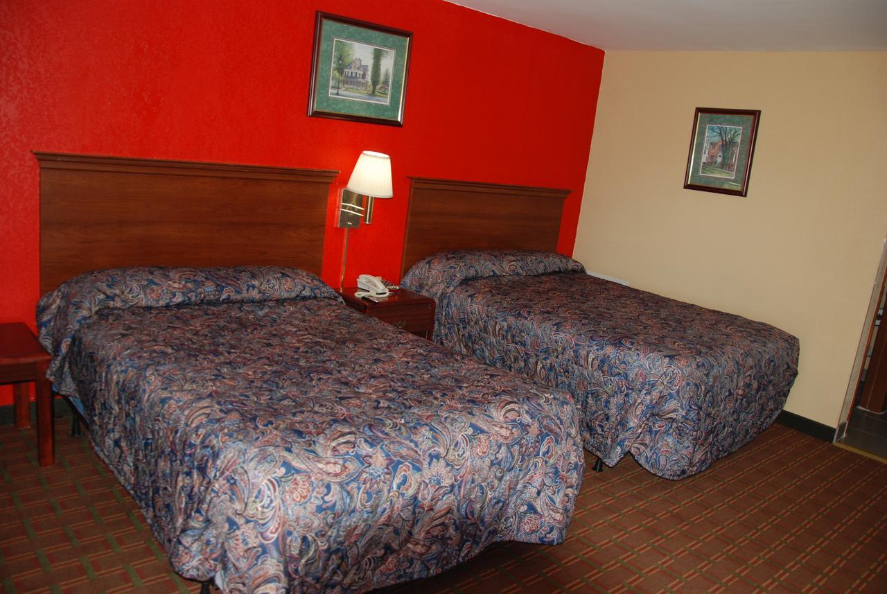 Mount Laurel Motel Hazleton Eksteriør billede