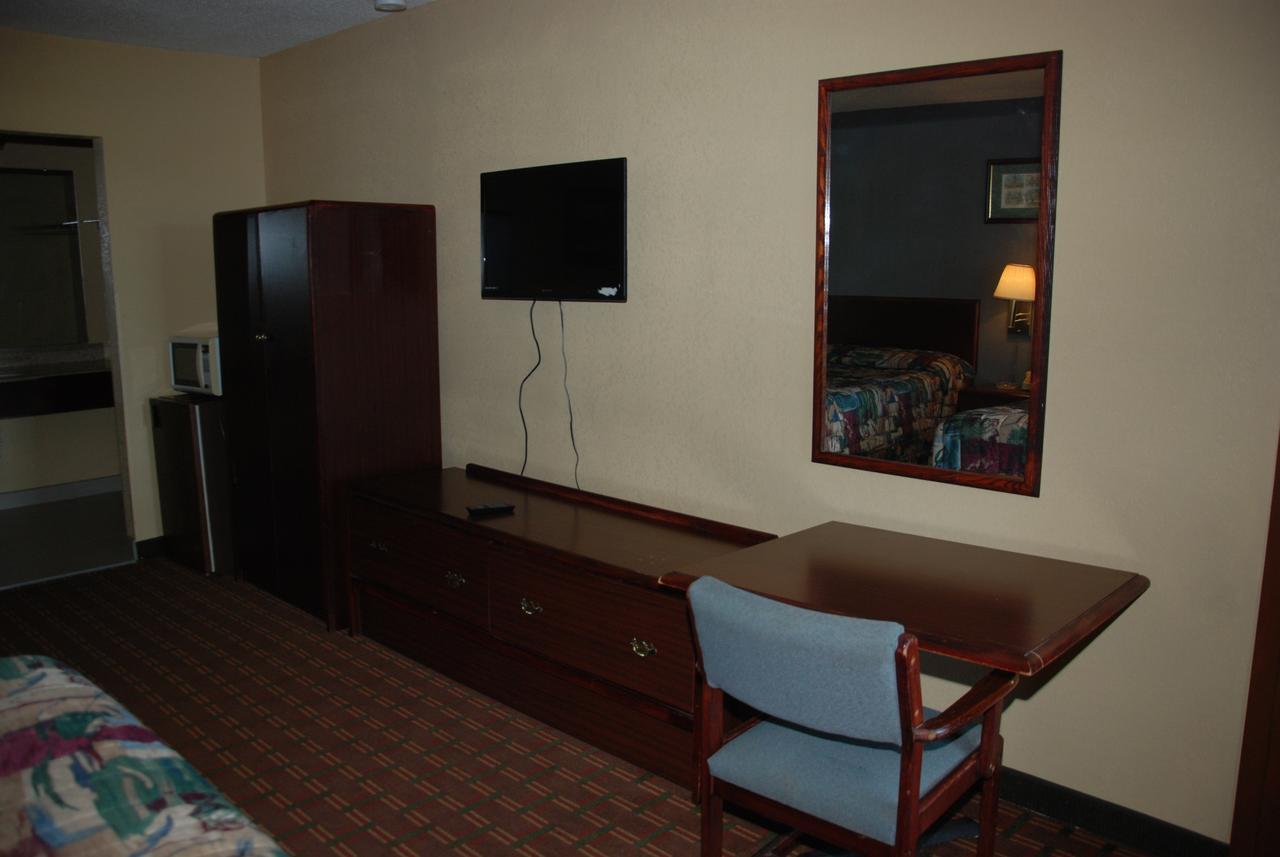 Mount Laurel Motel Hazleton Eksteriør billede