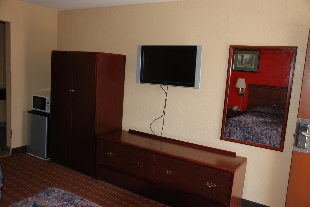 Mount Laurel Motel Hazleton Eksteriør billede