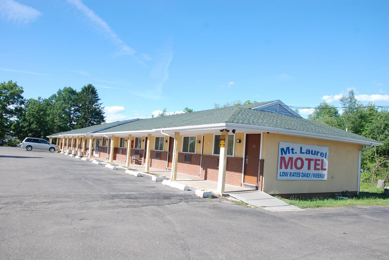Mount Laurel Motel Hazleton Eksteriør billede